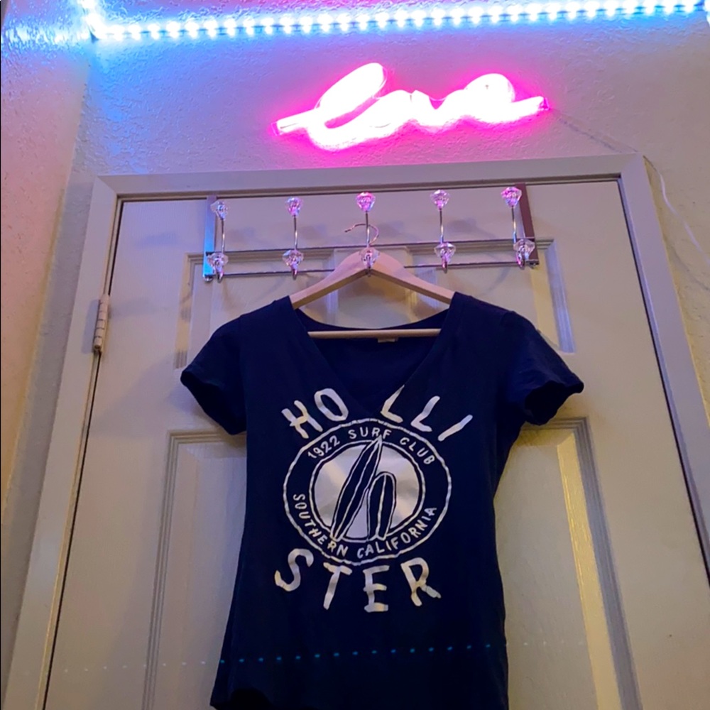 adorable hollister surfer top
